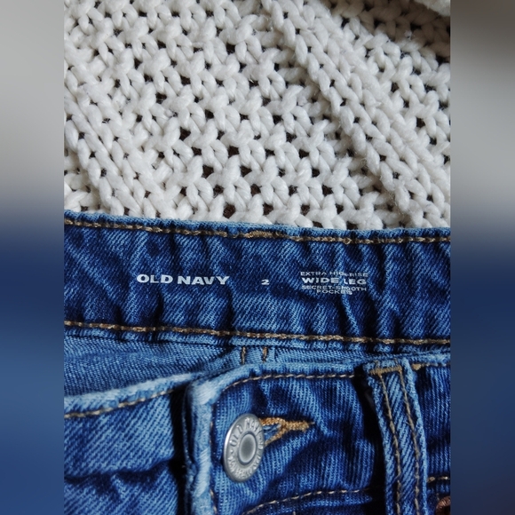 Oldnavy Women's Extra Highrise Wide Leg Secret Smooth Pockets! - Picture 3 of 5